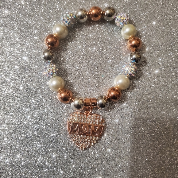 1-PIECE ONE-OF-A-KIND BEADED MOM BRACELET. - Picture 8 of 13